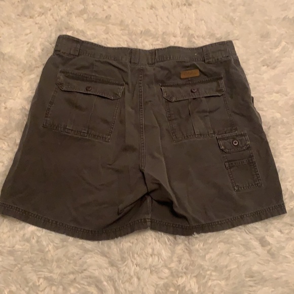 Cabelas 7 pocket hiker cargo shorts size 40 - Picture 2 of 6